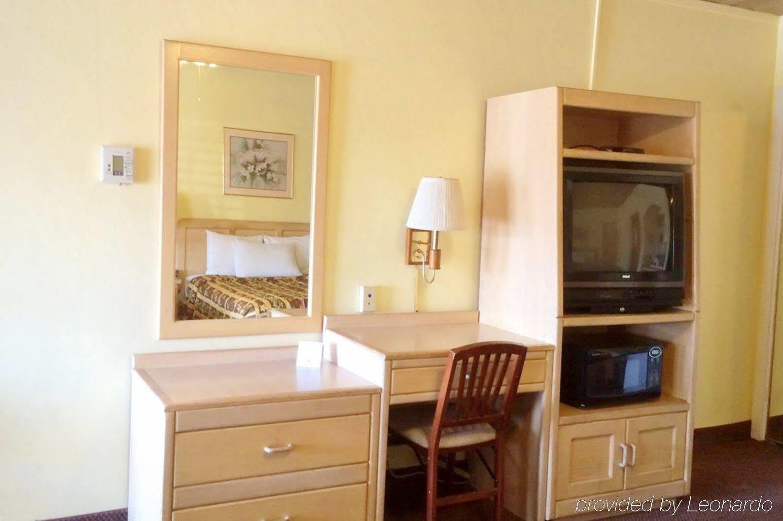 Fairbridge & Gateway To Yosemite Hotel 2*
